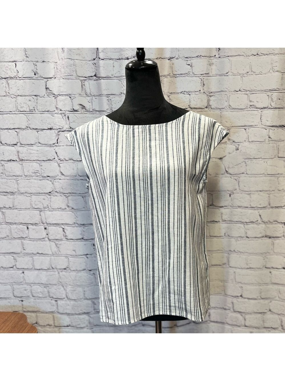 Max Studio Blue and White Stripe Linen Top Size Small EUC